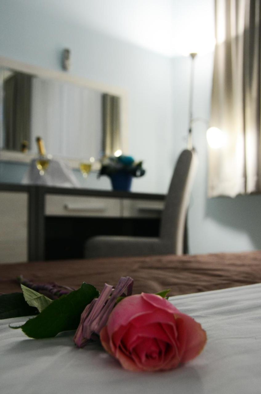 Hotel Mk, Plavi Restoran, לוזניצה מראה חיצוני תמונה